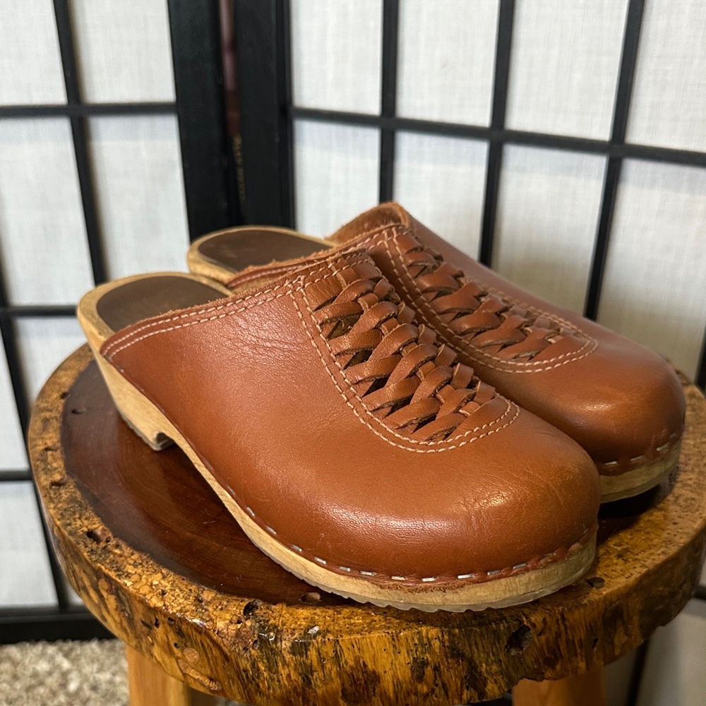 MIA Heidi Clog Brown Leather Womens Size 38 EUC Wooden Heel